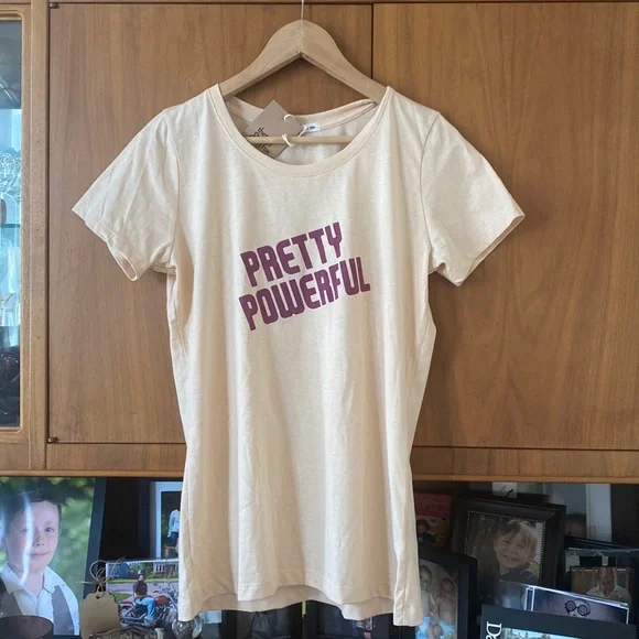 Pretty Powerful Tee - Picture 2 of 7